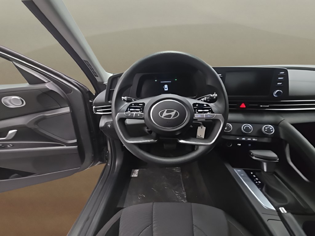 New 2026 Hyundai Elantra SE FWD image 29