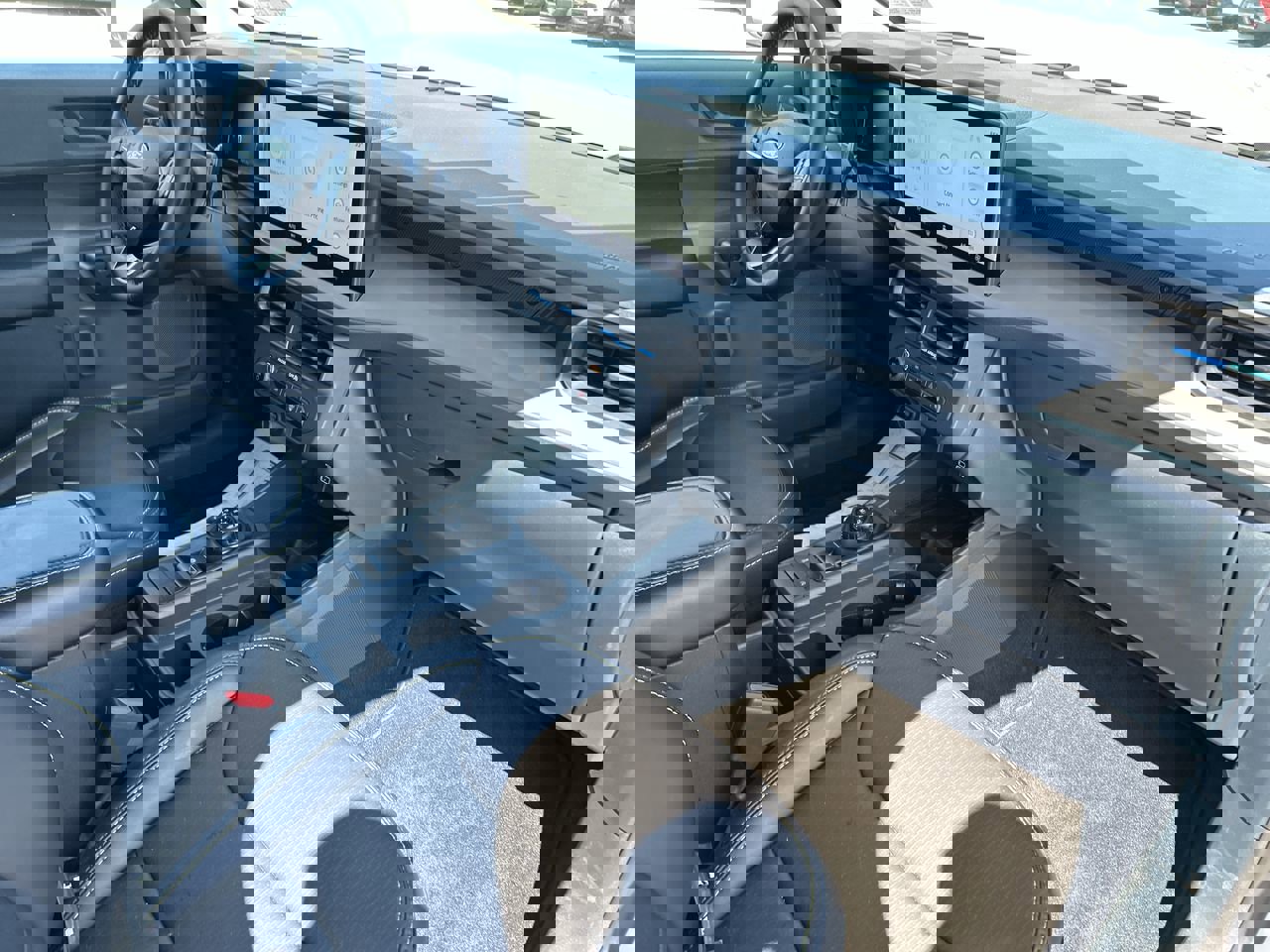 Used 2025 Ford Maverick Lobo image 16