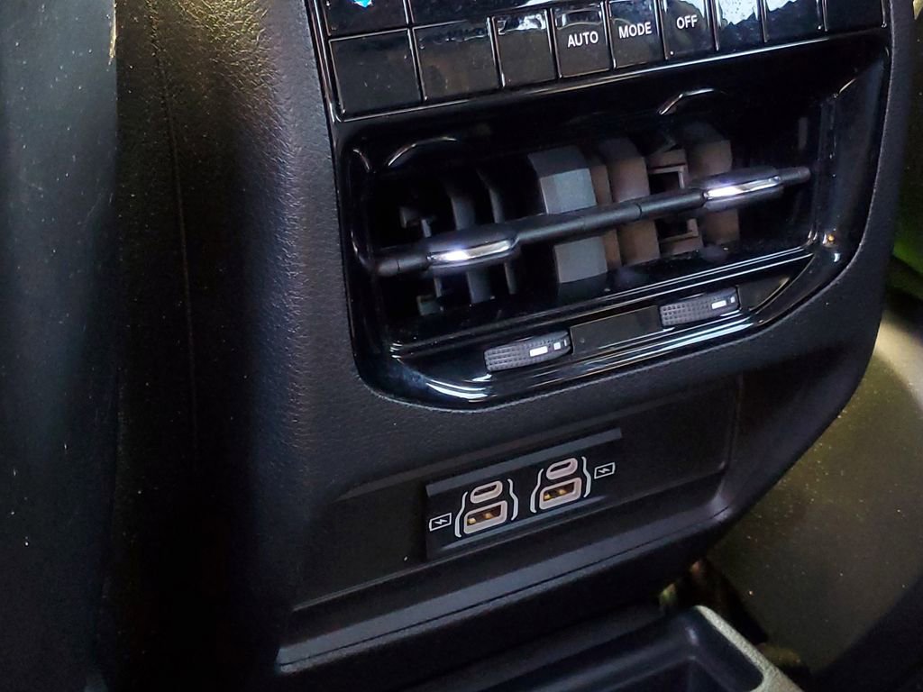 Used 2024 Jeep Grand Cherokee L Laredo w/ Trailer Tow Package image 18