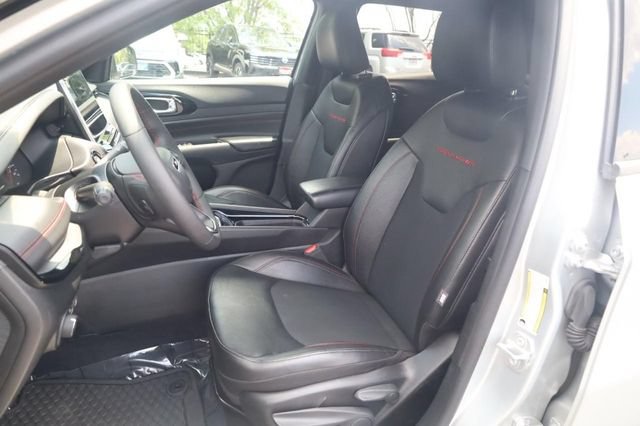 Used 2025 Jeep Compass Trailhawk AWD/4WD image 19
