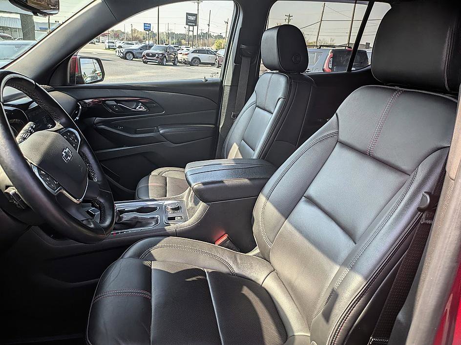 Used 2023 Chevrolet Traverse RS image 11