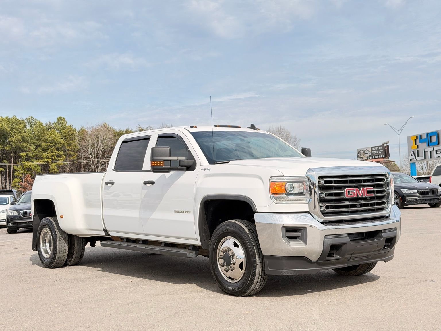 Used 2017 GMC Sierra 3500 4x4 Crew Cab image 4
