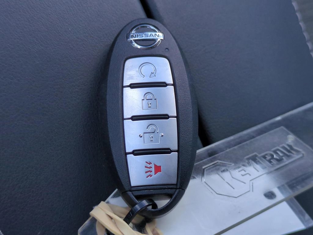 Used 2021 Nissan Rogue SV FWD image 18