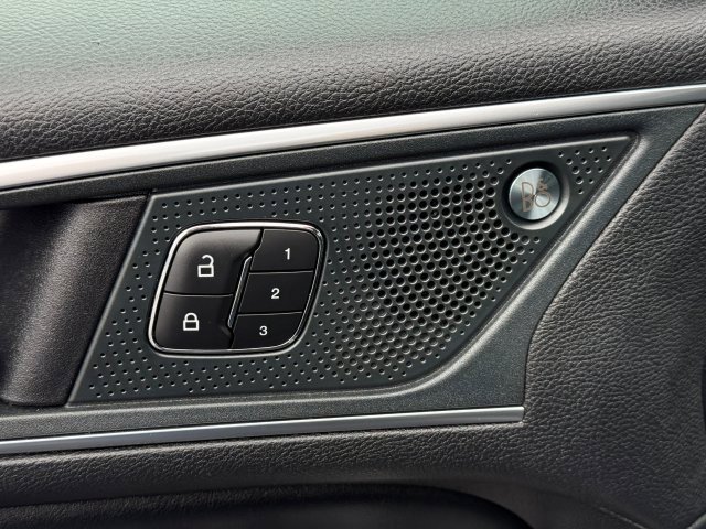 Certified 2024 Ford Edge Titanium AWD/4WD image 11