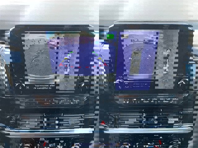 Certified 2025 Nissan Pathfinder SL w/ Black Appearance Package image 21