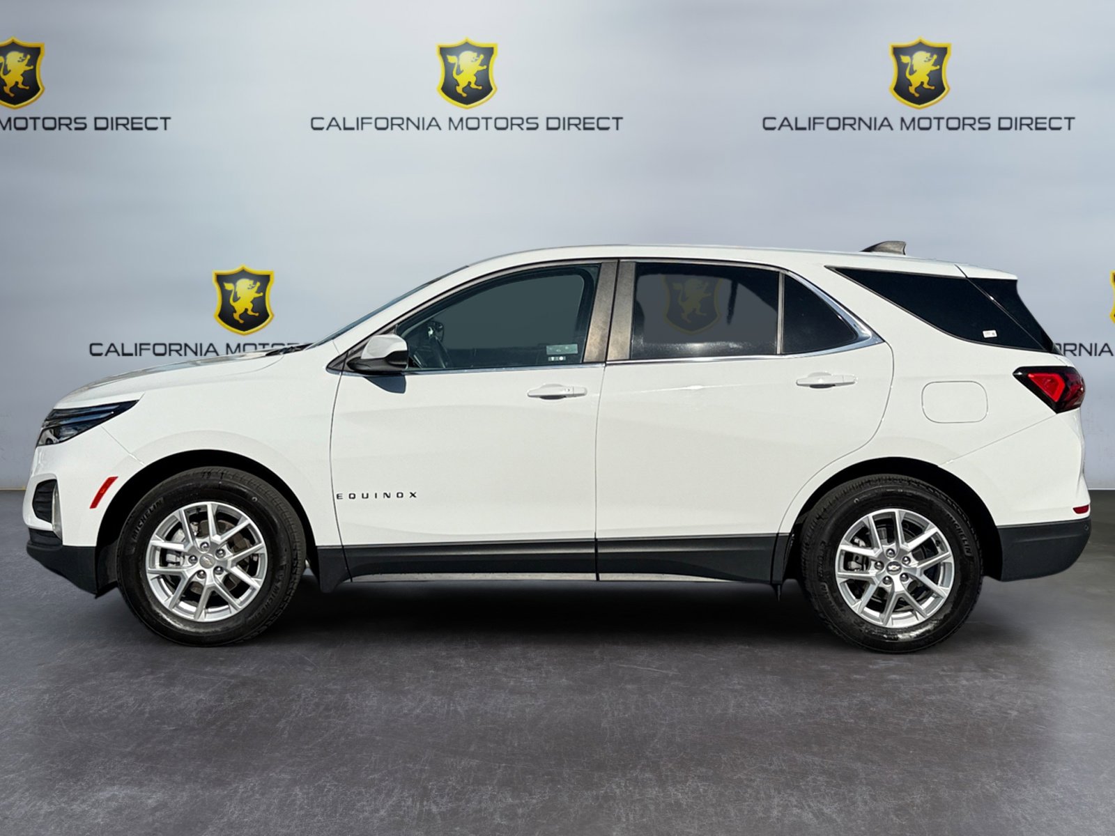 Used 2023 Chevrolet Equinox LT image 2