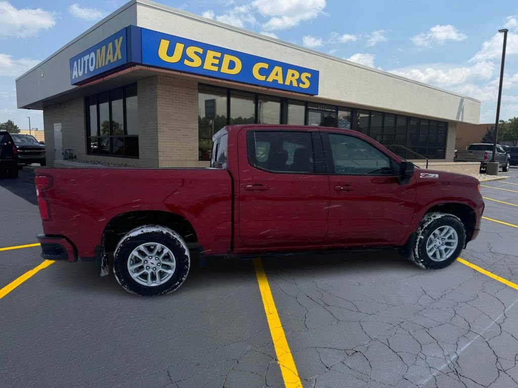 Used 2023 Chevrolet Silverado 1500 RST image 2
