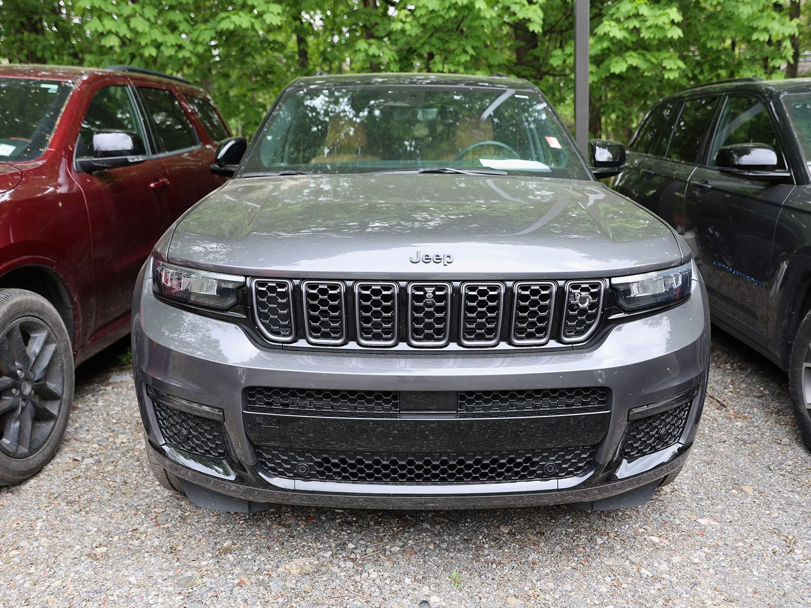 Used 2023 Jeep Grand Cherokee L Summit AWD/4WD image 2