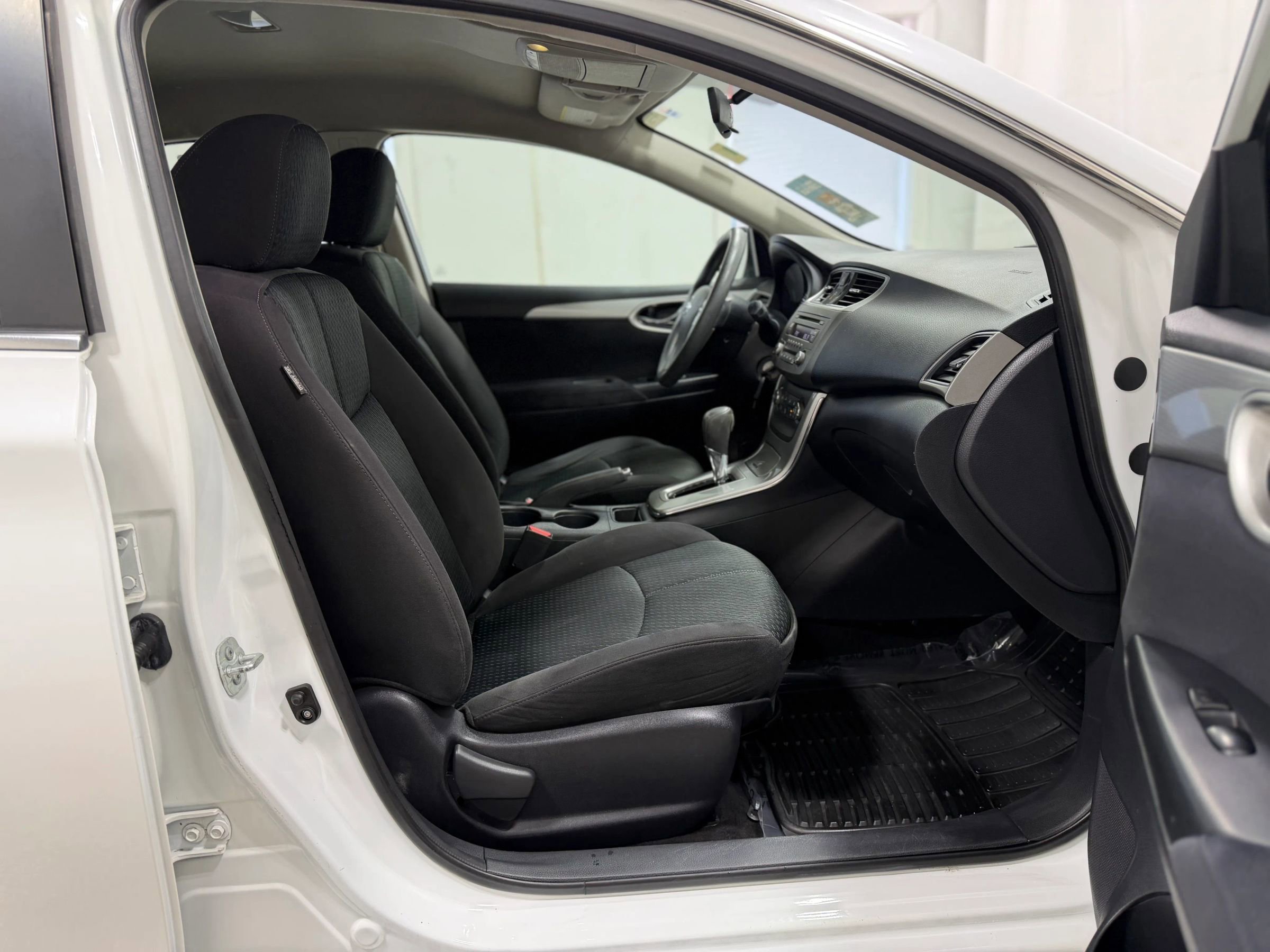 Used 2014 Nissan Sentra SR image 26