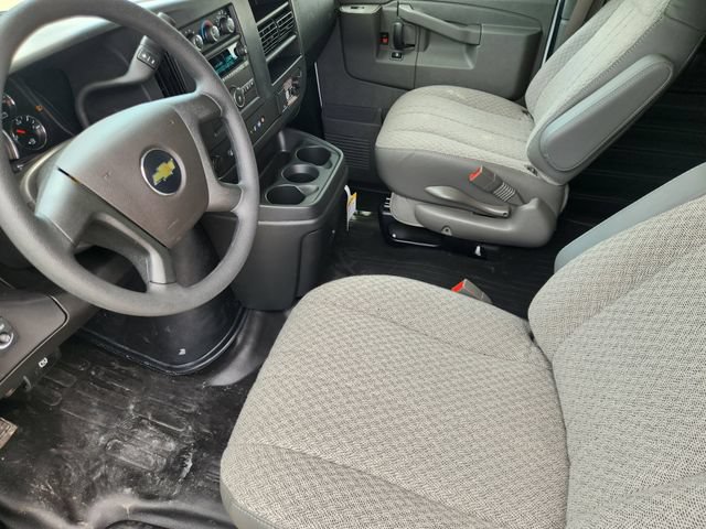New 2025 Chevrolet Express 2500 Extended RWD image 4