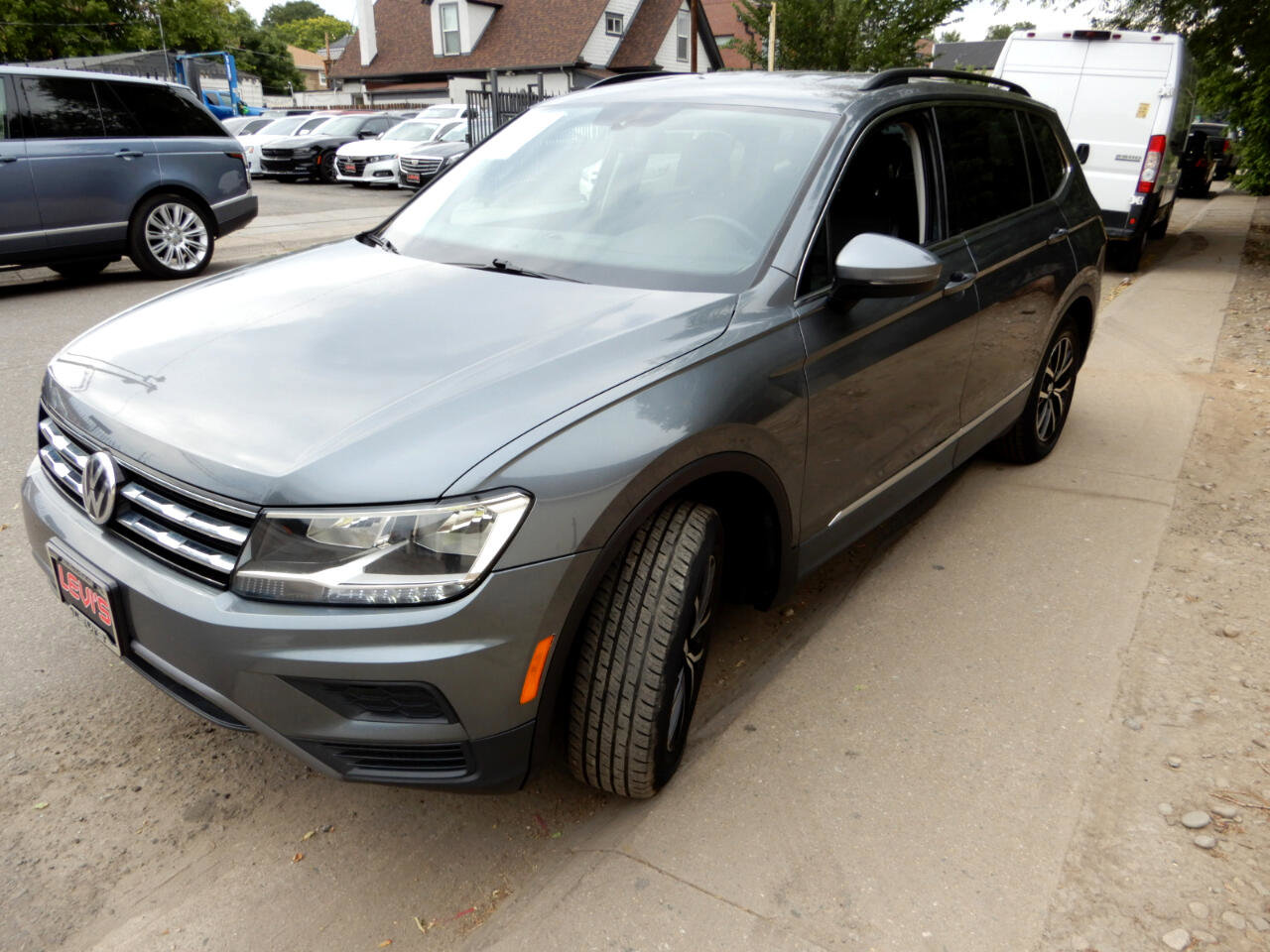 Used 2021 Volkswagen Tiguan SE image 8