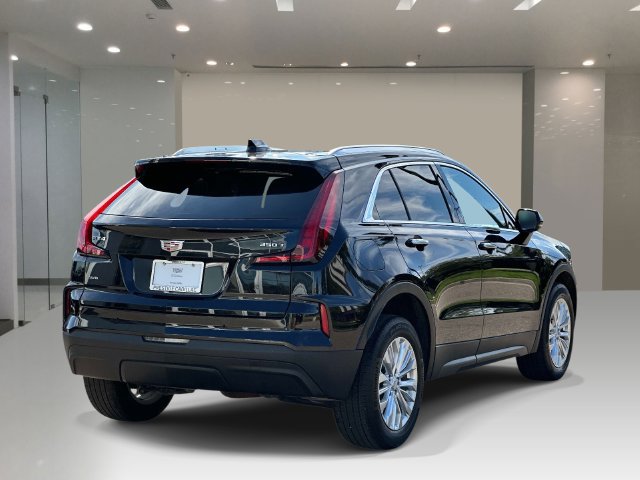 Used 2024 Cadillac XT4 Luxury w/ Cold Weather Package AWD/4WD image 5