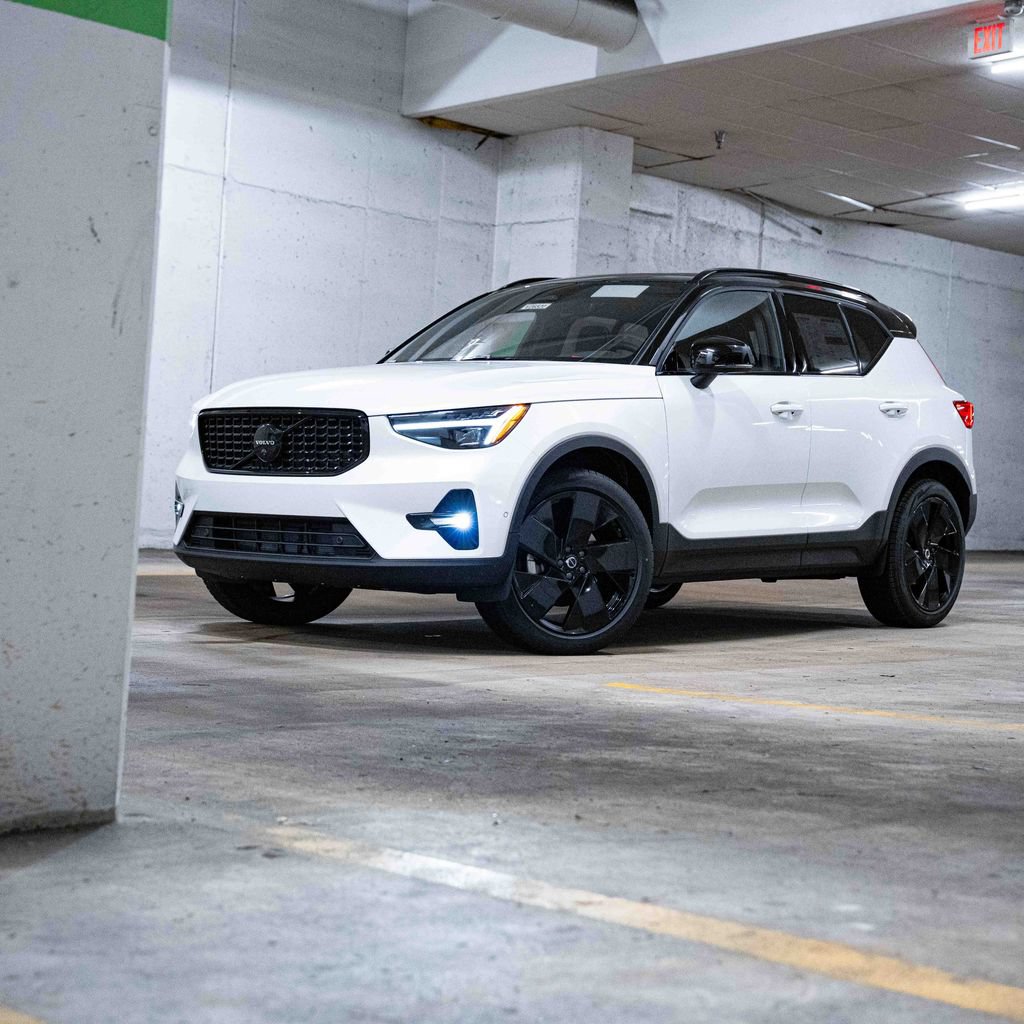 New 2026 Volvo XC40 B5 Ultra w/ Protection Package Premier