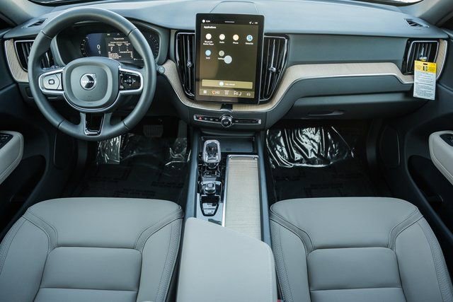 New 2026 Volvo XC60 B5 Plus w/ Climate Package image 21
