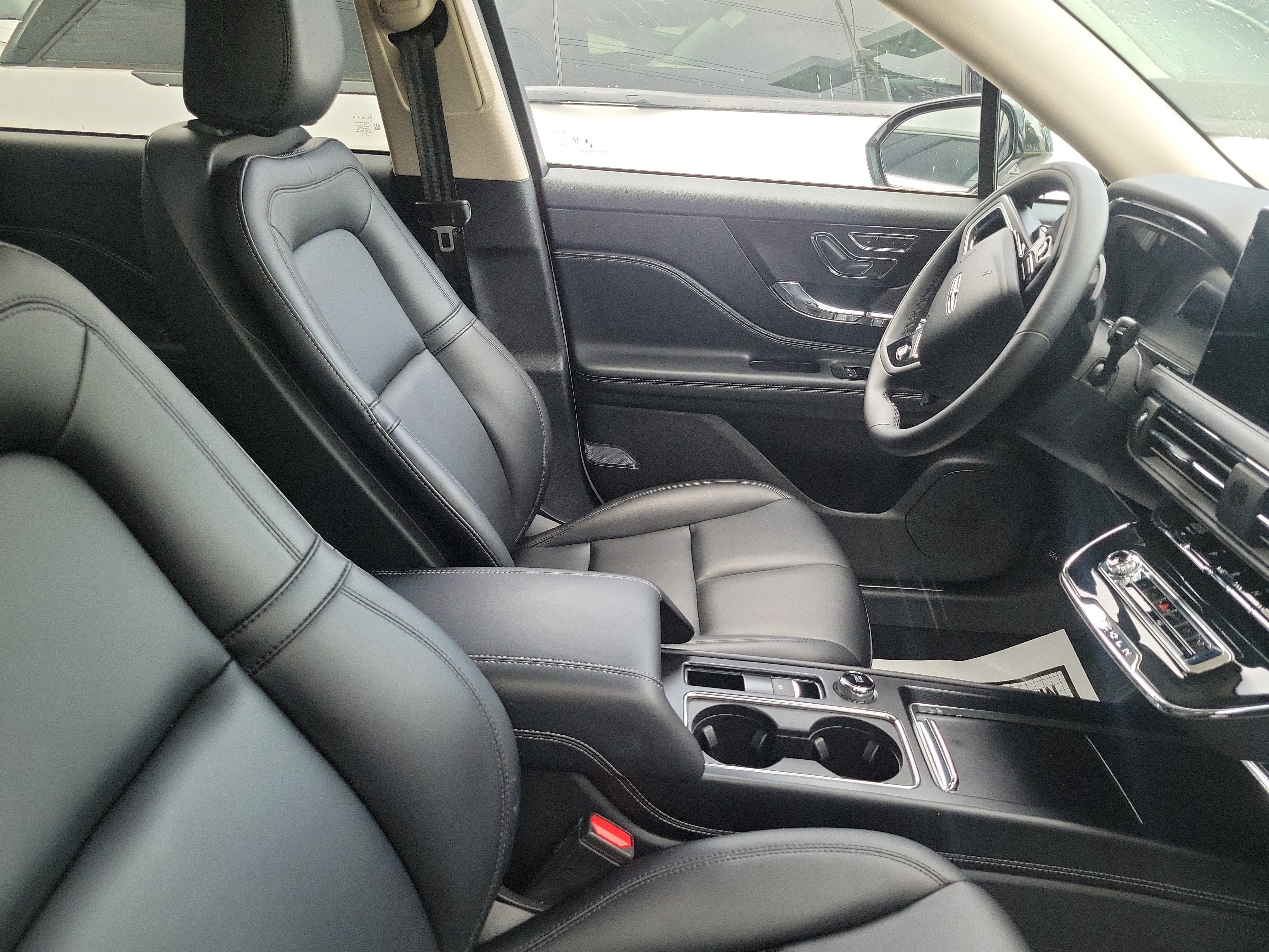 Certified 2024 Lincoln Corsair FWD image 10