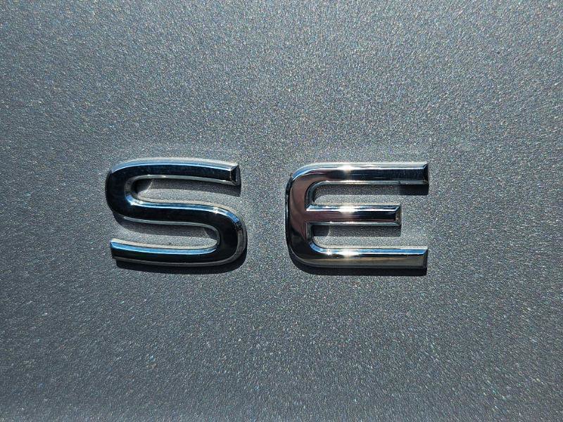 Used 2024 Volkswagen Atlas Cross Sport SE AWD/4WD image 31