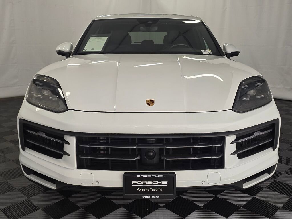 Used 2024 Porsche Cayenne image 10