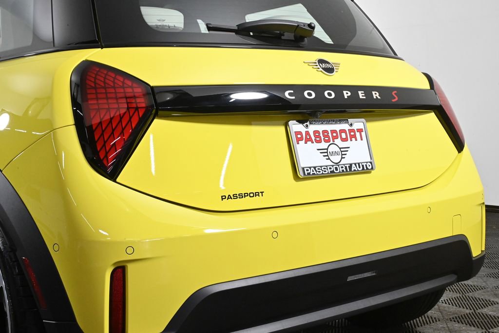 Certified 2025 MINI Cooper S image 8