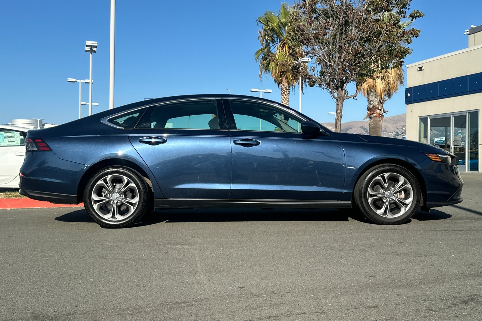 Used 2024 Honda Accord EX image 3