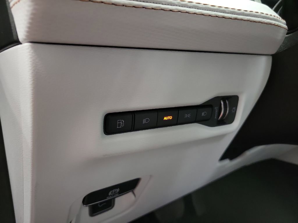 New 2026 Jeep Cherokee Limited image 28