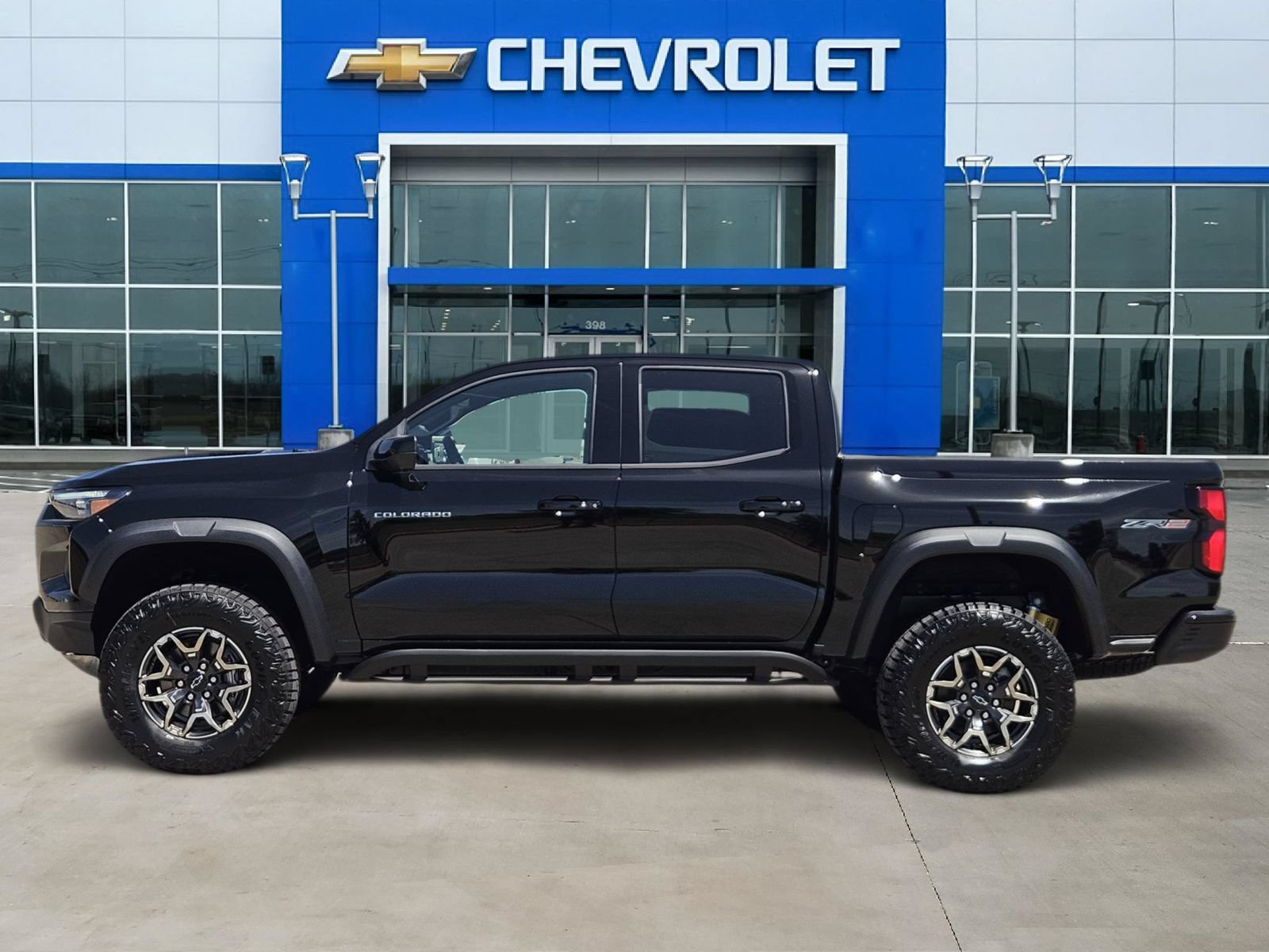 New 2026 Chevrolet Colorado ZR2 w/ Technology Package AWD/4WD image 3