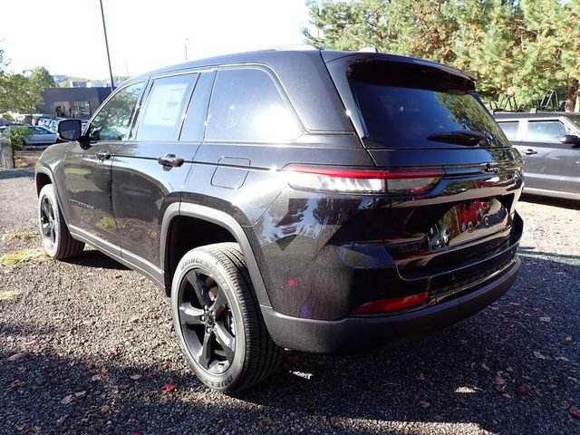 New 2025 Jeep Grand Cherokee Altitude AWD/4WD image 3