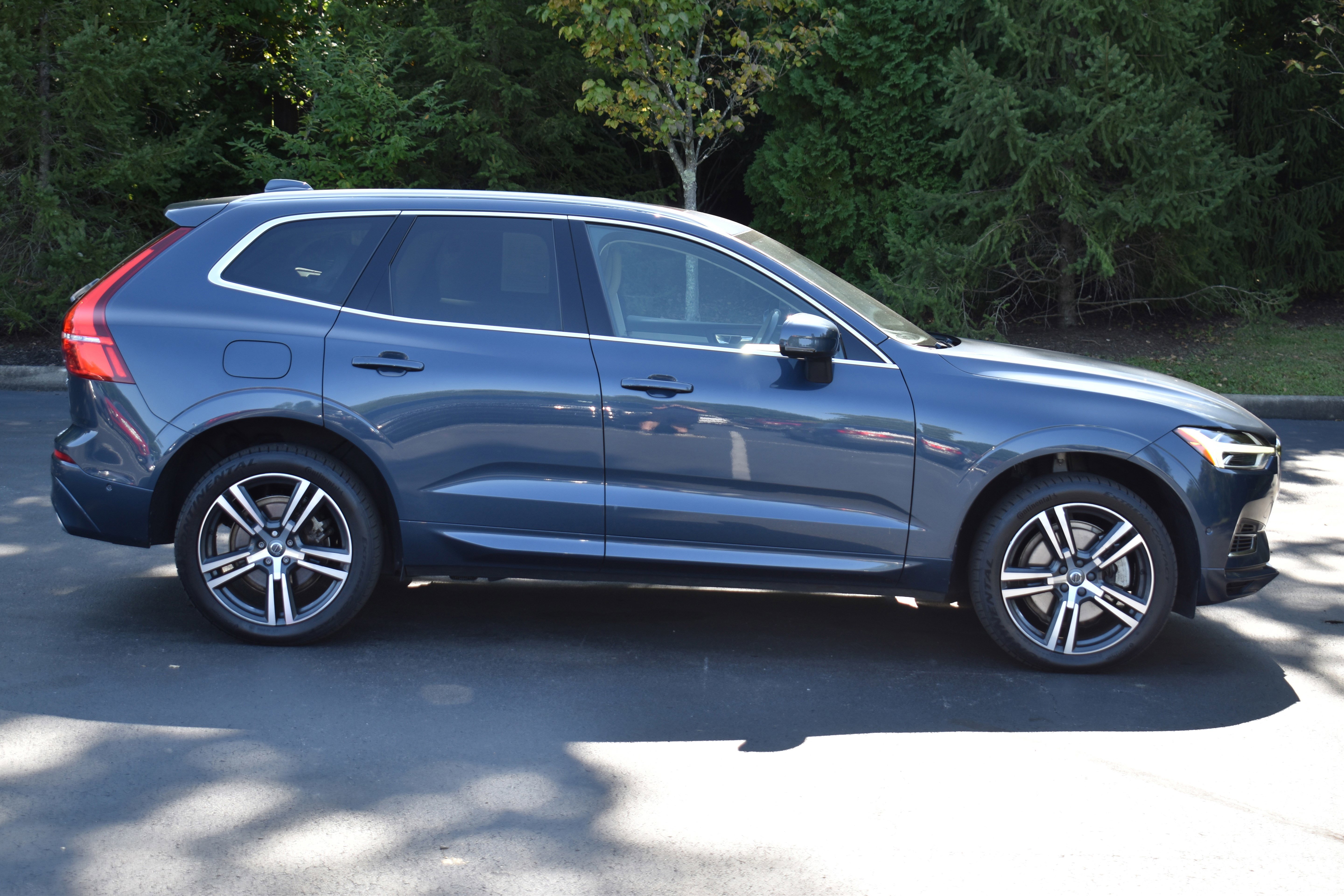Used 2019 Volvo XC60 T8 Momentum w/ Advanced Package image 35