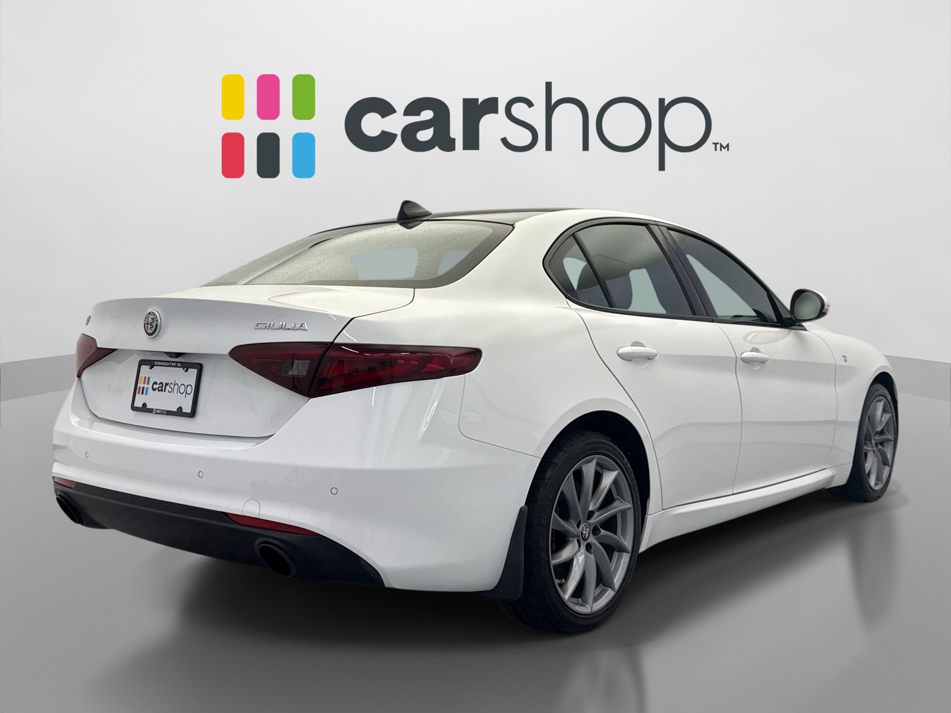 Used 2022 Alfa Romeo Giulia Ti AWD/4WD image 5