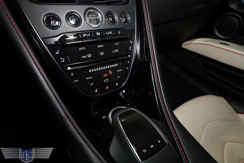 Used 2022 Aston Martin DBS Superleggera image 30