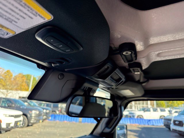 Used 2024 Jeep Wrangler Unlimited AWD/4WD image 39