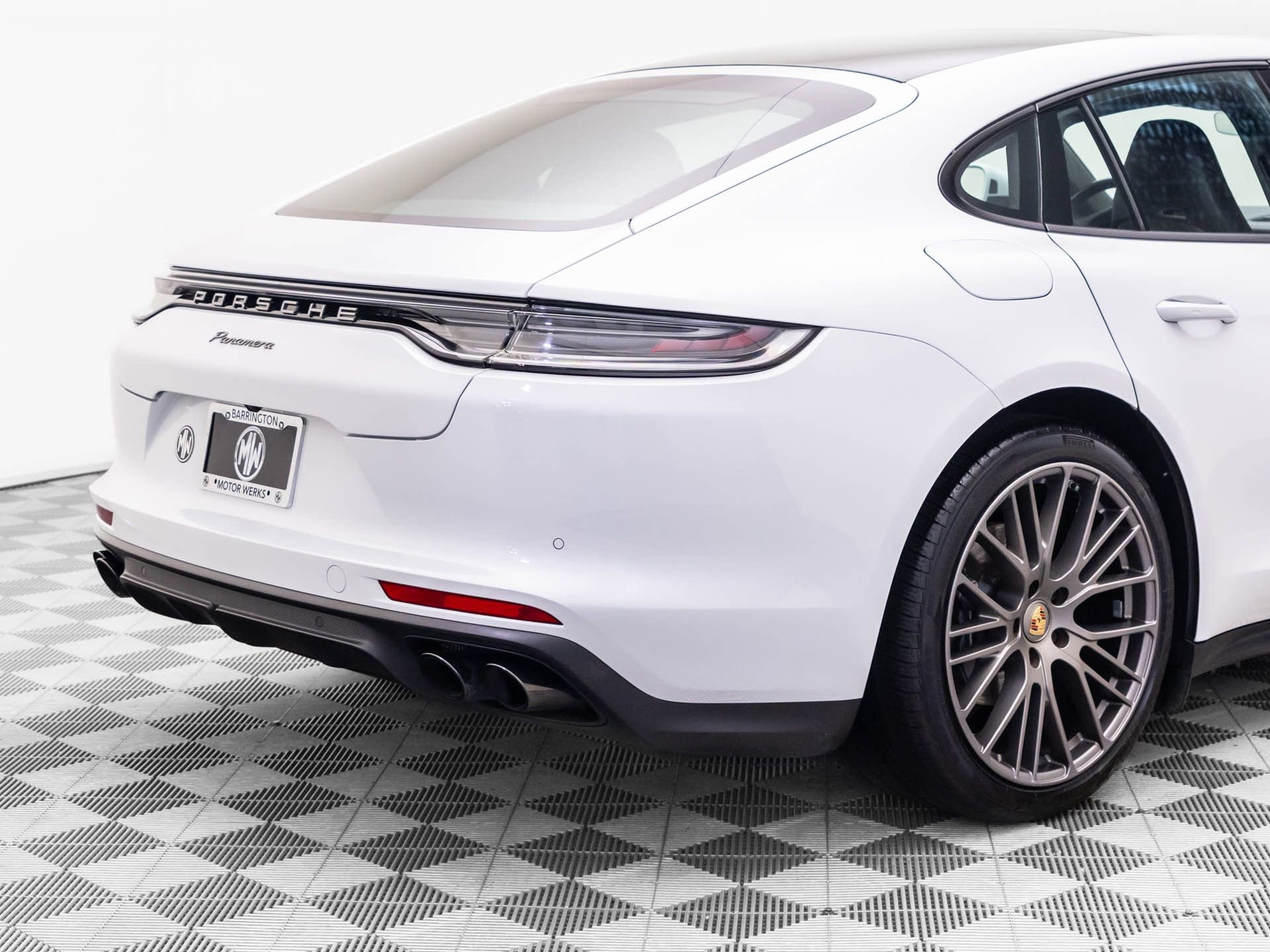 Certified 2023 Porsche Panamera Platinum Edition image 33