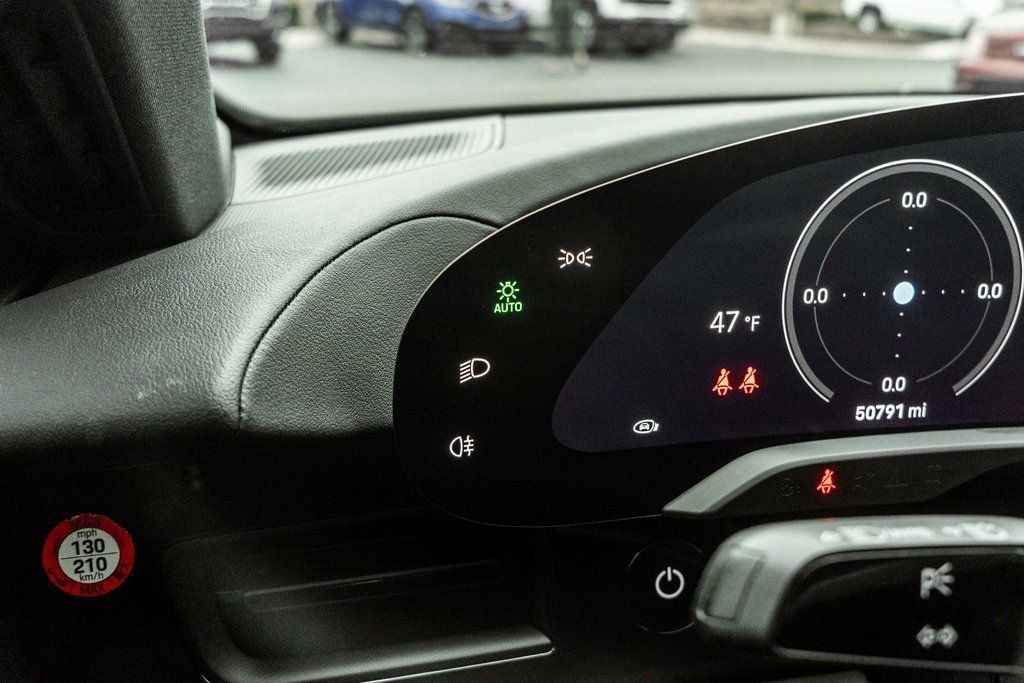 Used 2021 Porsche Taycan 4S image 17