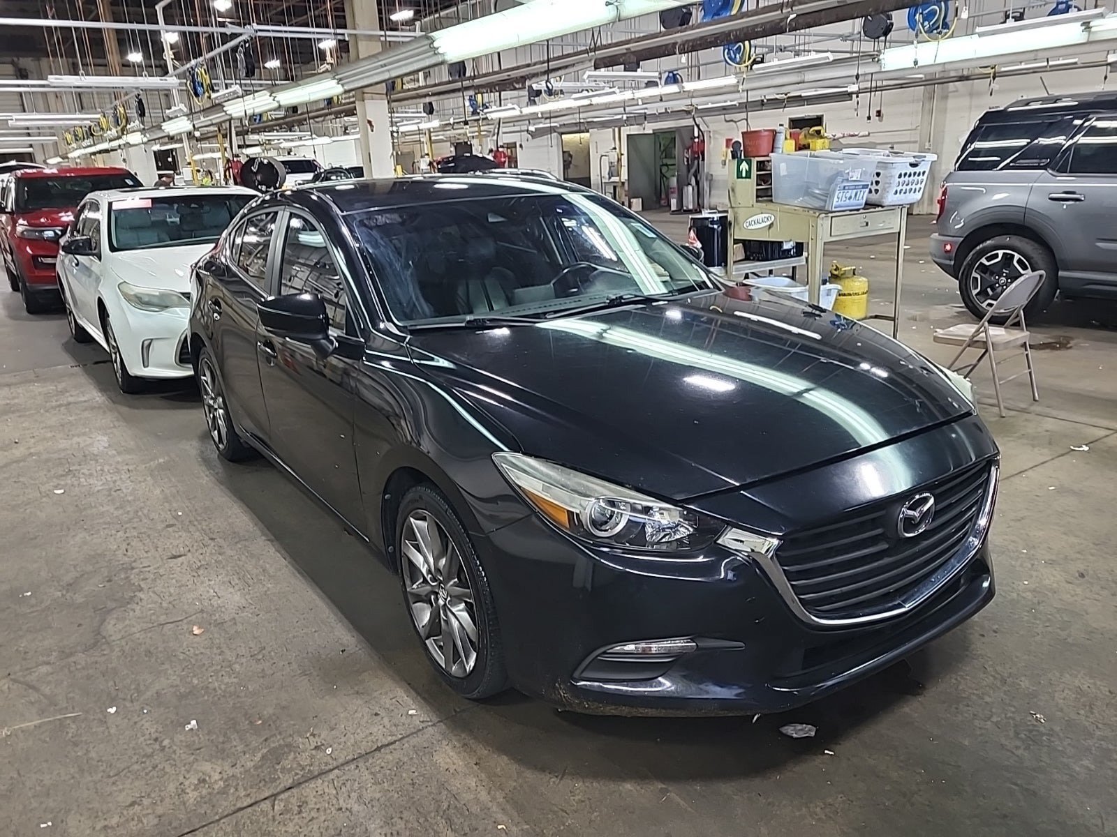 Used 2018 MAZDA MAZDA3 Touring FWD image 3