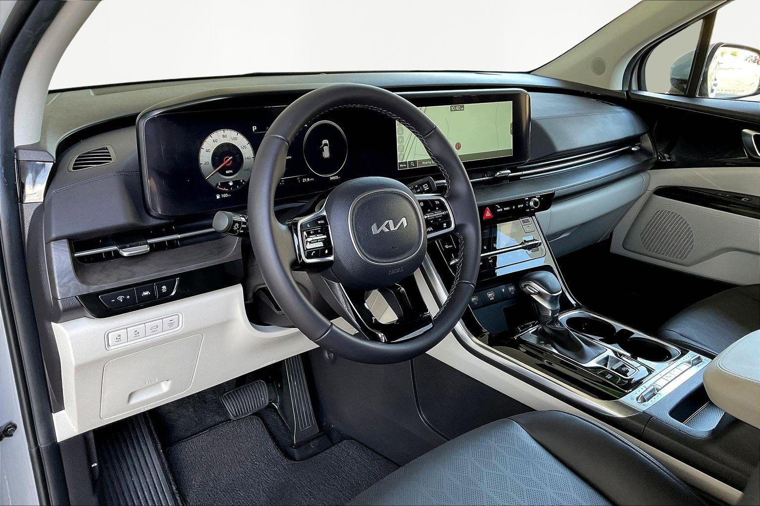 Used 2024 Kia Carnival SX image 16