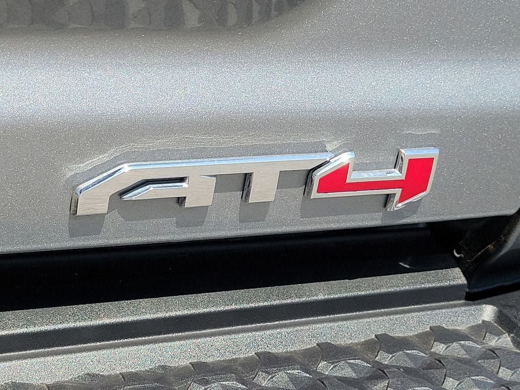 Used 2025 GMC Canyon AT4 w/ Technology Plus Package AWD/4WD image 12