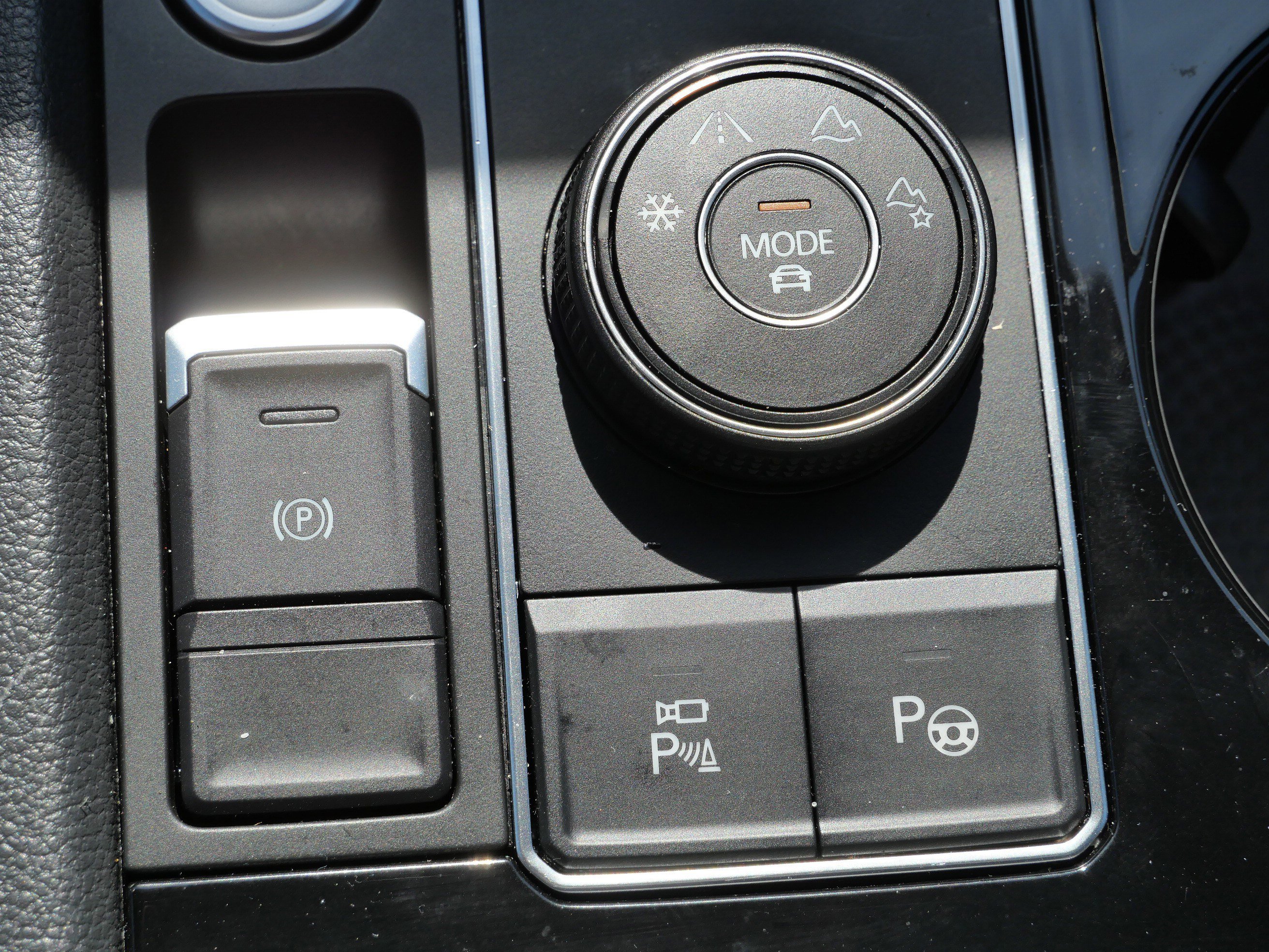 Used 2022 Volkswagen Atlas Cross Sport SEL Premium R-Line image 28