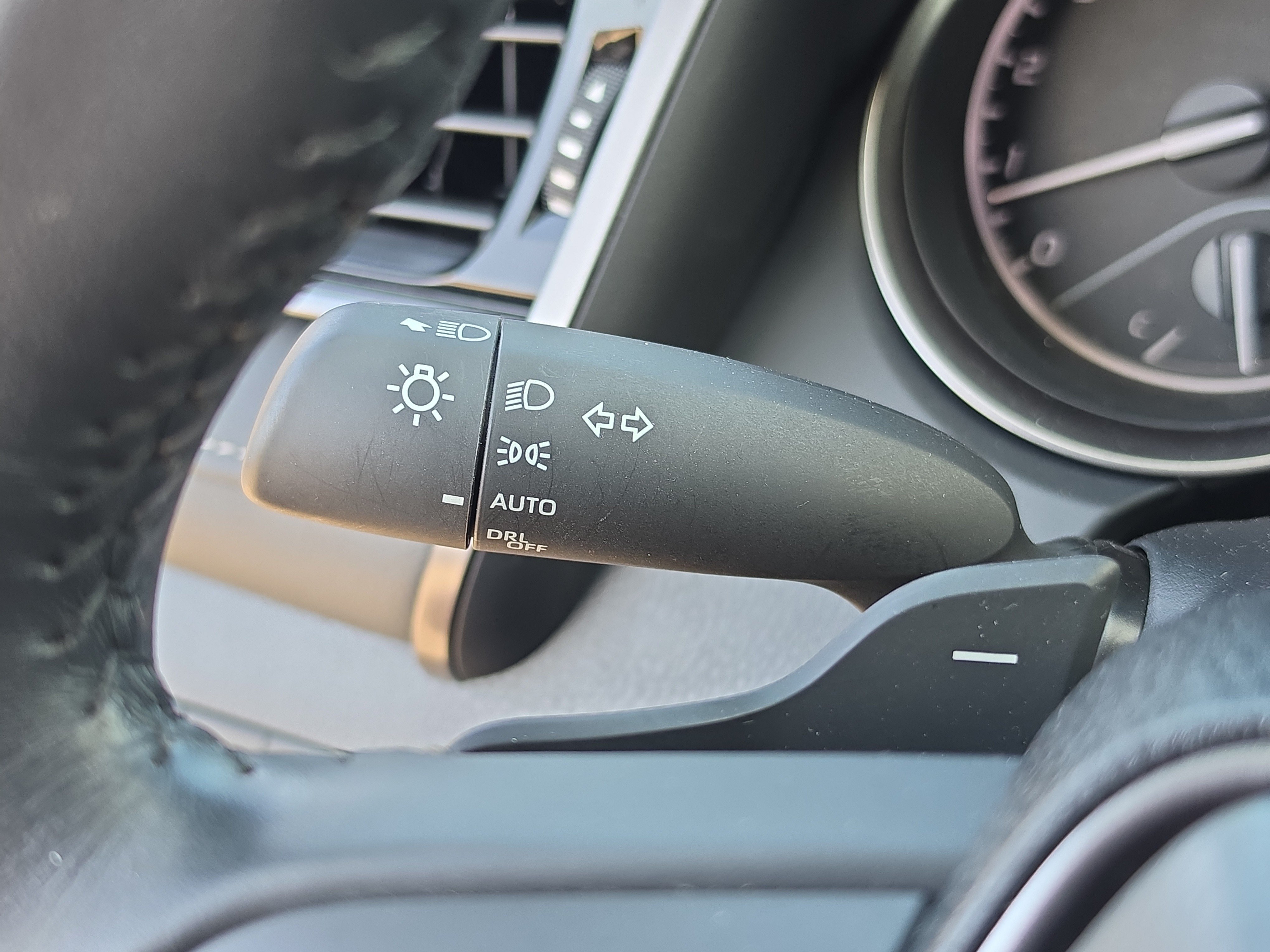 Used 2024 Toyota Camry SE FWD image 23
