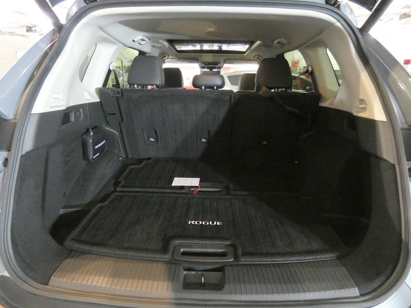 Used 2023 Nissan Rogue Platinum AWD/4WD image 6