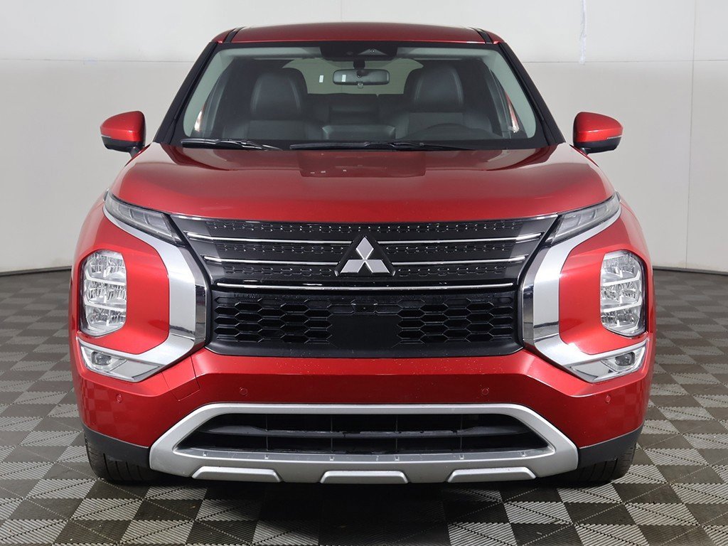 Used 2024 Mitsubishi Outlander SE image 11