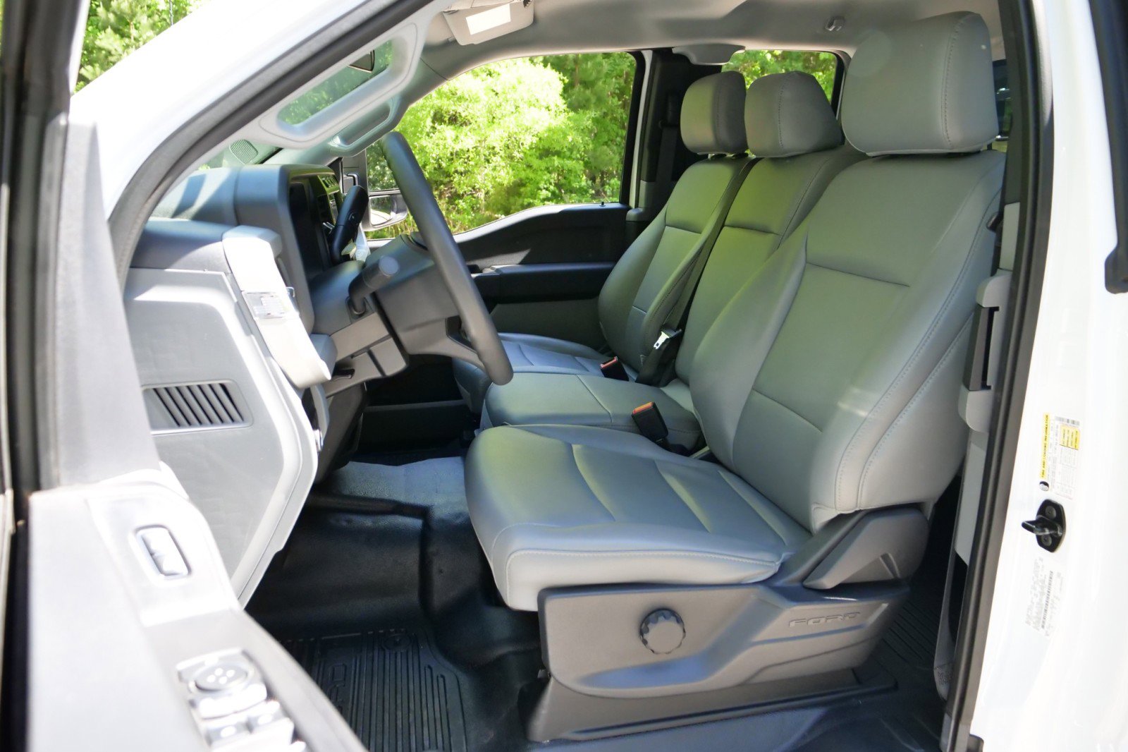 Used 2023 Ford F350 XL w/ XL Chrome Package AWD/4WD image 3