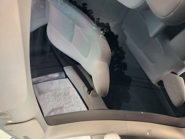 Used 2025 Tesla Model Y Long Range AWD/4WD image 30