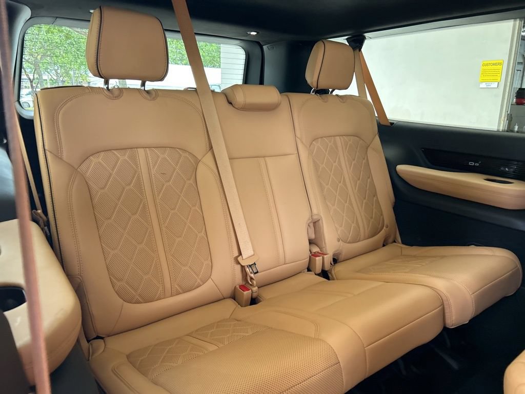 Used 2025 Jeep Grand Wagoneer L Series III w/ Rear Seat Video Group 1 AWD/4WD image 47