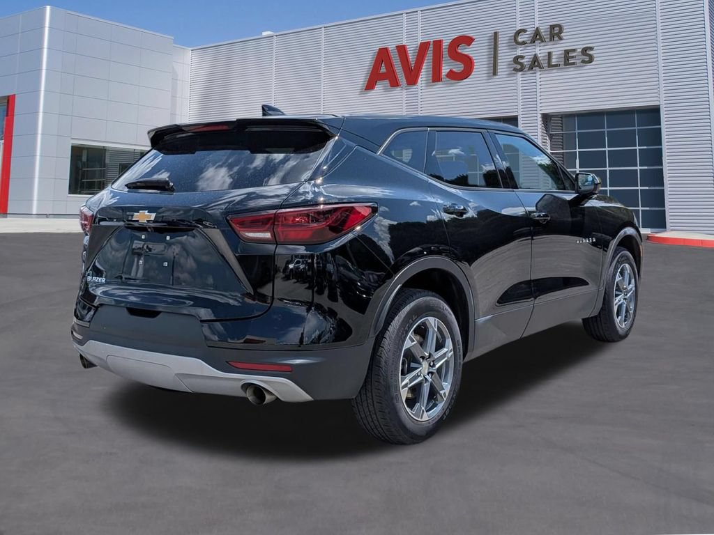 Used 2025 Chevrolet Blazer LT FWD image 6