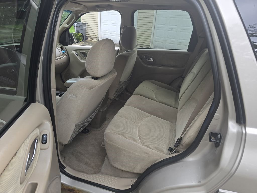 Used 2002 MAZDA Tribute LX image 12