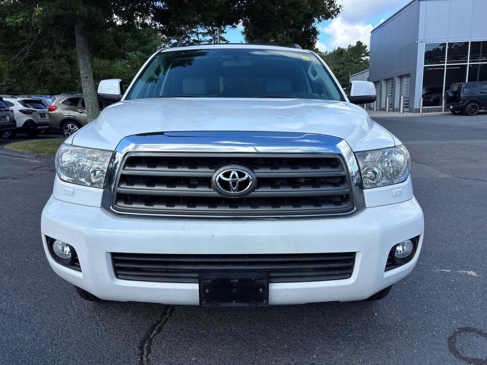 Used 2016 Toyota Sequoia SR5 AWD/4WD image 8