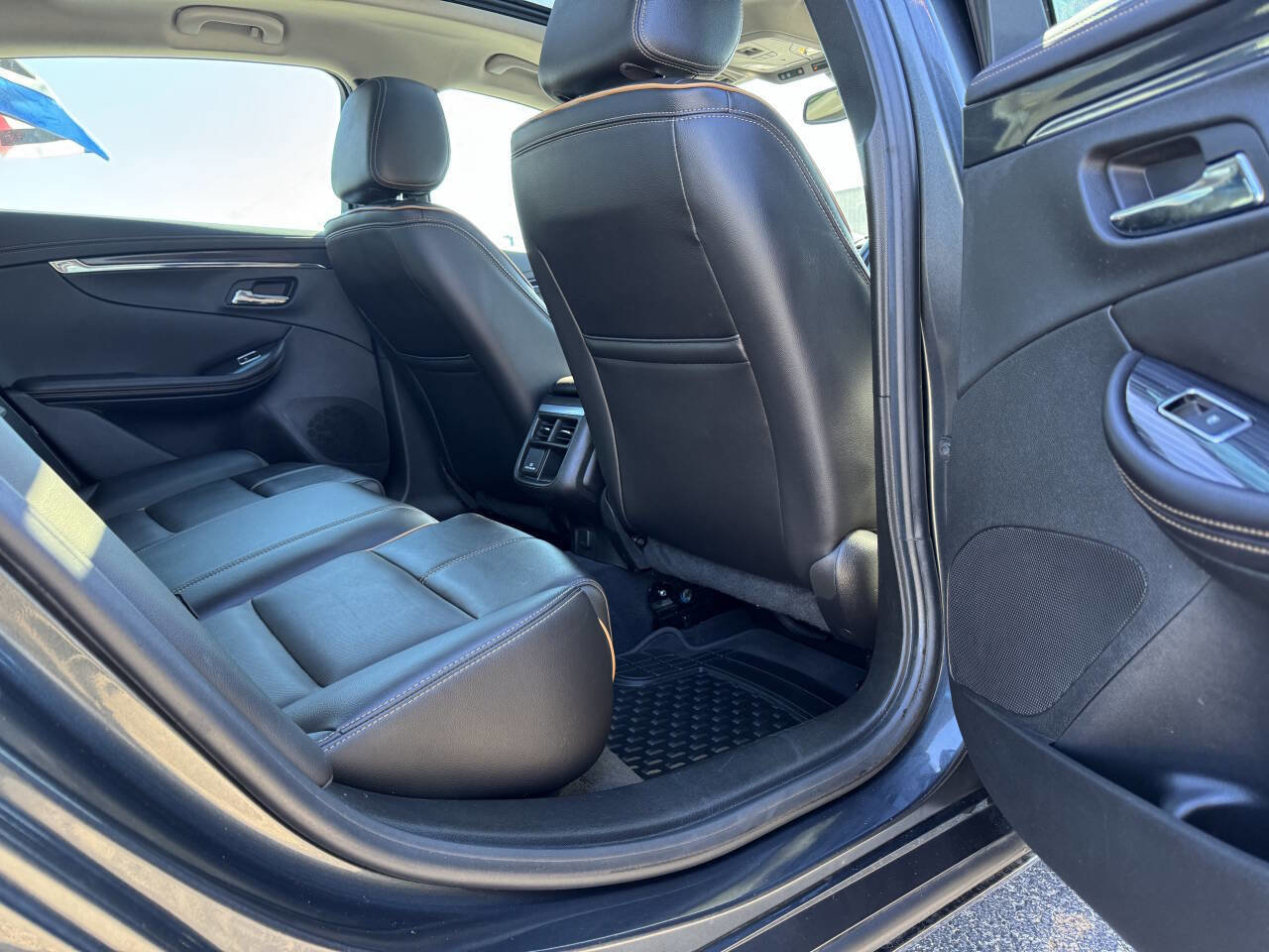 Used 2018 Chevrolet Impala Premier w/ Premier Confidence Package FWD image 29