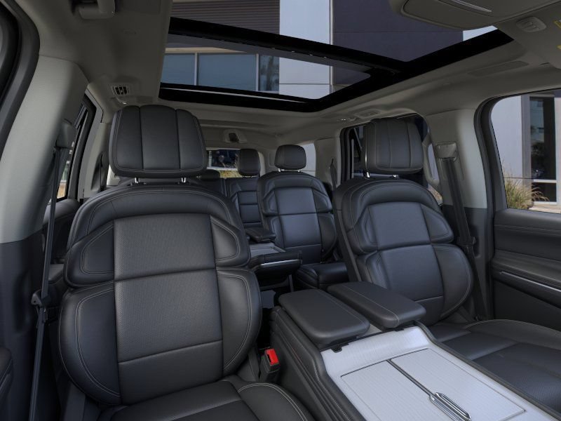 New 2026 Lincoln Navigator Reserve AWD/4WD image 10