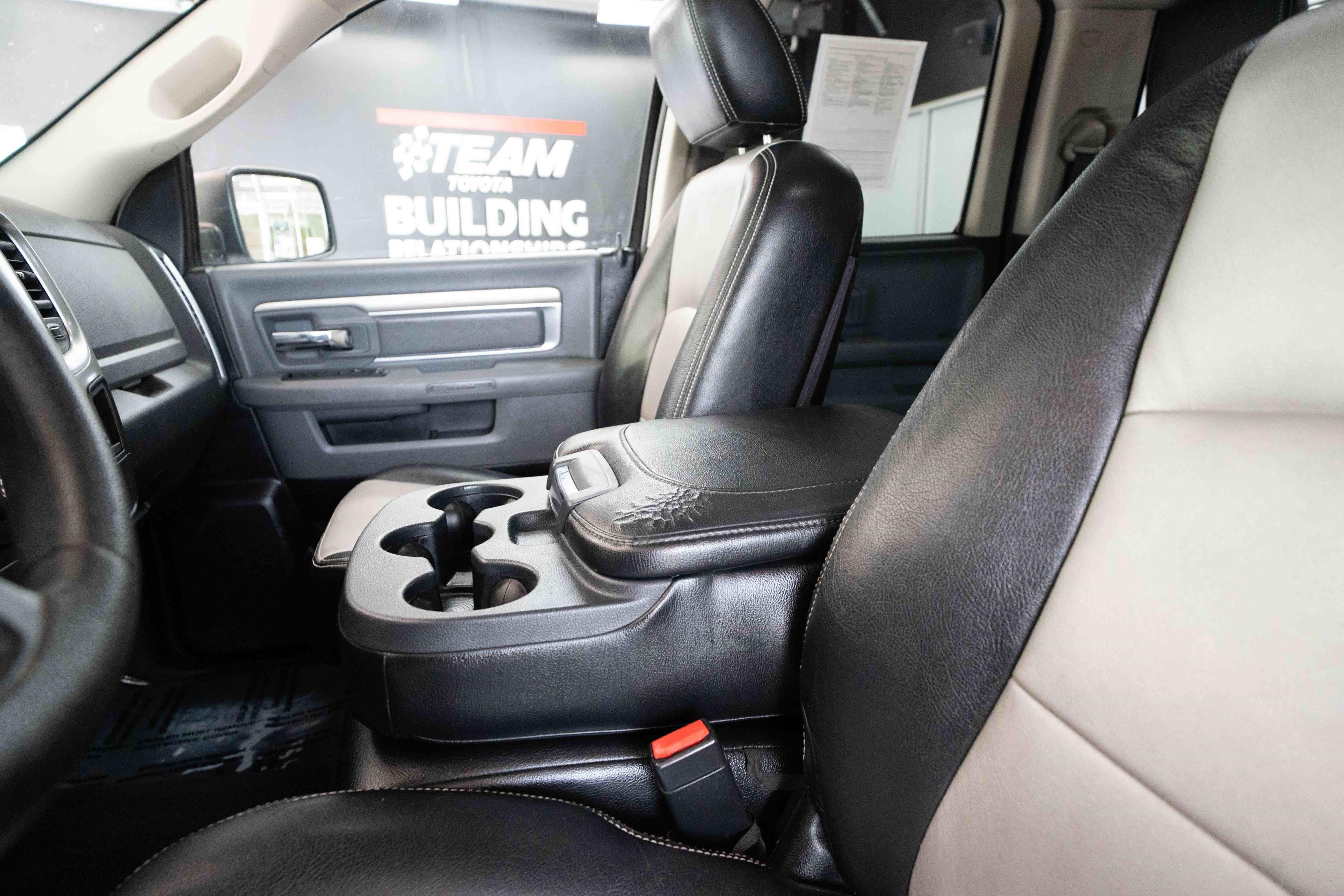 Used 2014 RAM 1500 Classic SLT AWD/4WD image 10