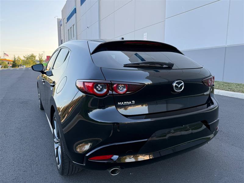 Used 2019 MAZDA MAZDA3 Hatchback FWD image 11