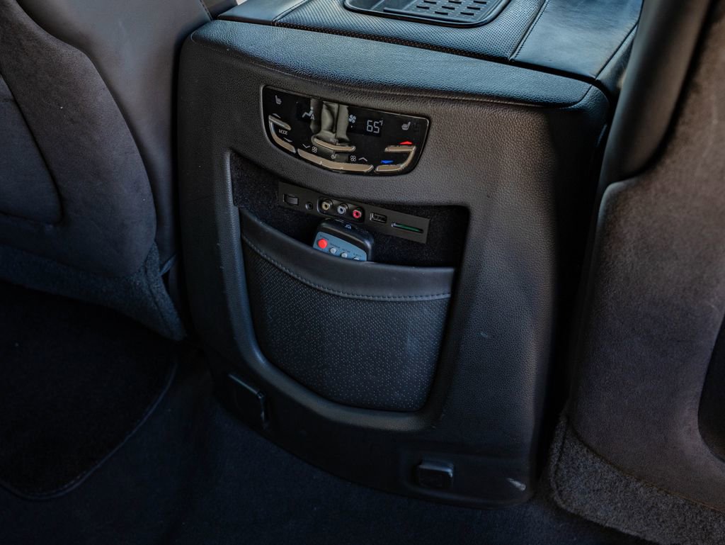 Used 2015 Cadillac Escalade Platinum image 39